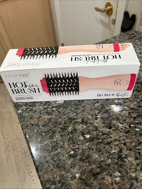 Fahrenheit Hot Mini Brush – Rose Pink and Black Travel Styling Brush